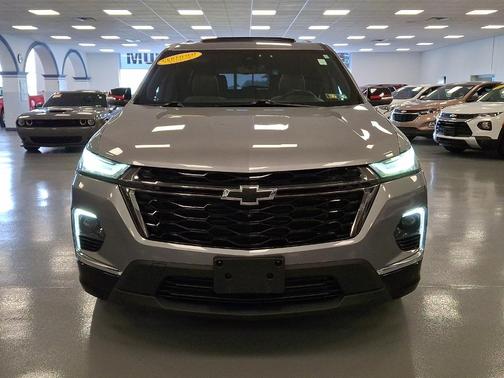Sterling Gray Metallic 2023 Chevrolet Traverse Premier