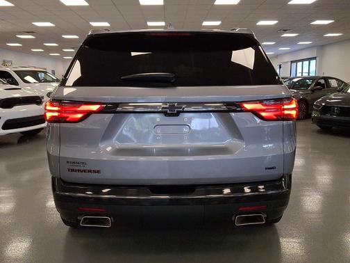 Sterling Gray Metallic 2023 Chevrolet Traverse Premier