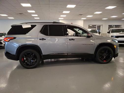 Sterling Gray Metallic 2023 Chevrolet Traverse Premier