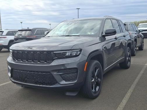 2025 Jeep Grand Cherokee Laredo