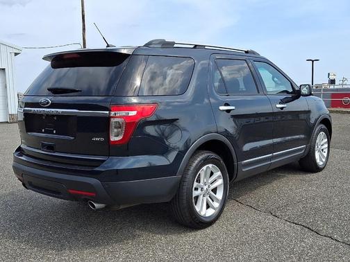 Dark Side 2014 Ford Explorer XLT