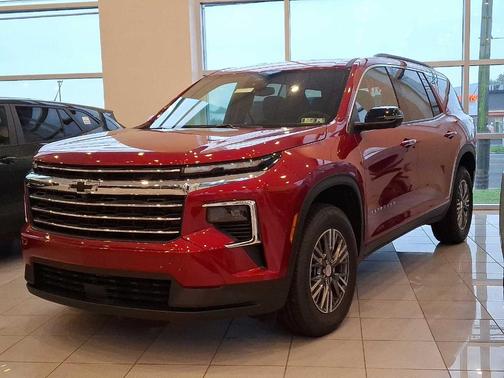 2025 Chevrolet Traverse LT