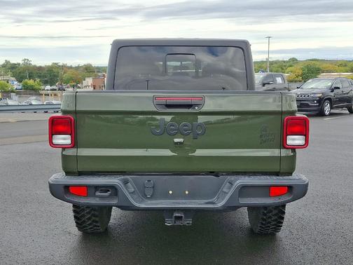 2022 Jeep Gladiator Sport