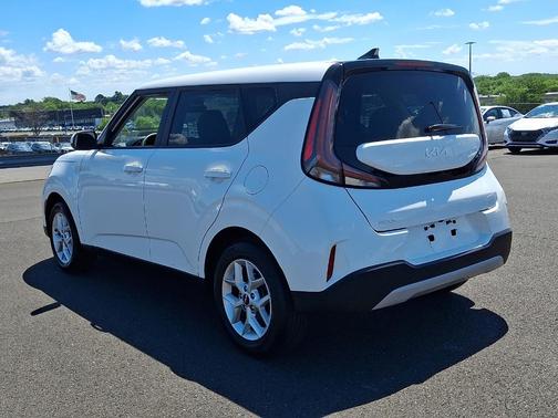 Snow White Pearl 2025 Kia Soul LX