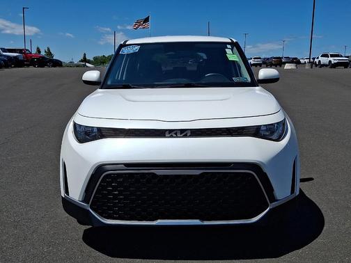 Snow White Pearl 2025 Kia Soul LX