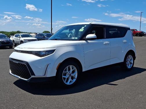 Snow White Pearl 2025 Kia Soul LX