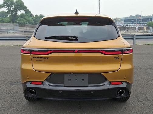 Gold 2024 Dodge Hornet R/T Plus