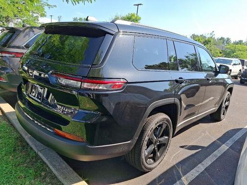 2025 Jeep Grand Cherokee L Laredo