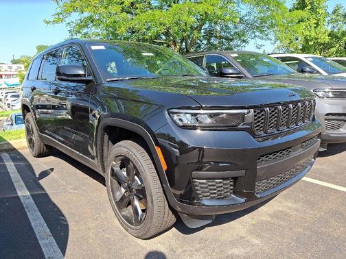 2025 Jeep Grand Cherokee L Laredo
