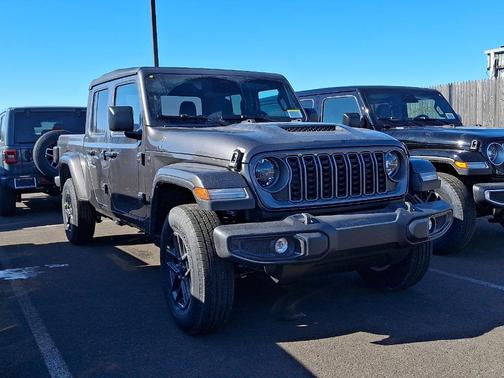 2026 Jeep Gladiator Sport