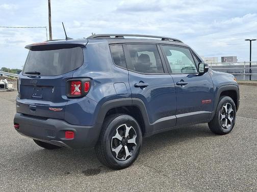 2022 Jeep Renegade Trailhawk