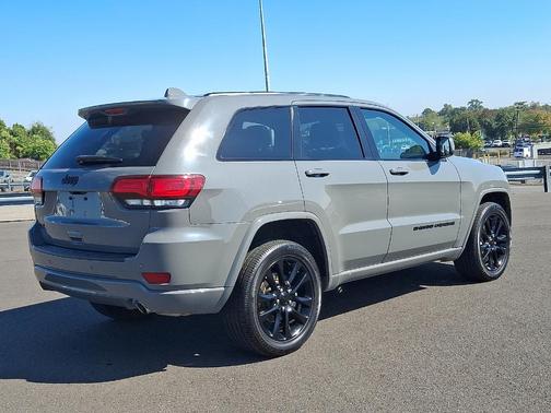 2022 Jeep Grand Cherokee WK Laredo