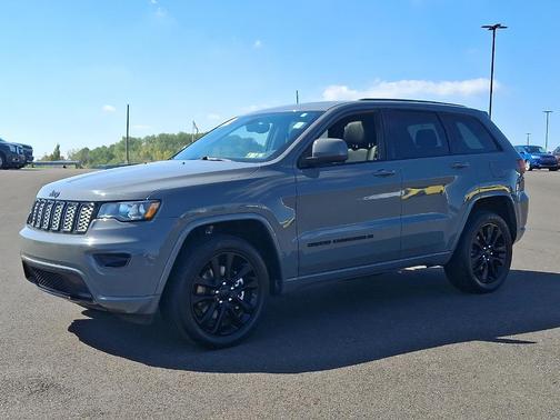 2022 Jeep Grand Cherokee WK Laredo