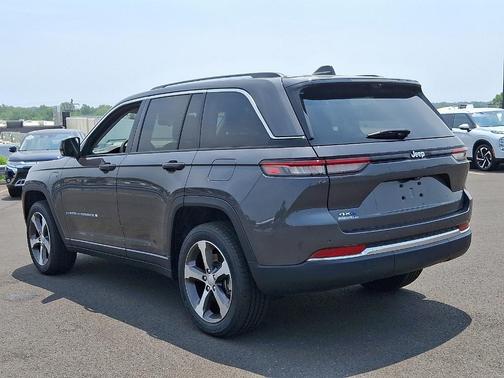 2022 Jeep Grand Cherokee 4xe Base