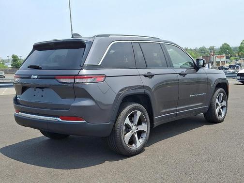 2022 Jeep Grand Cherokee 4xe Base