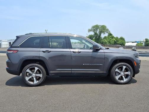 2022 Jeep Grand Cherokee 4xe Base