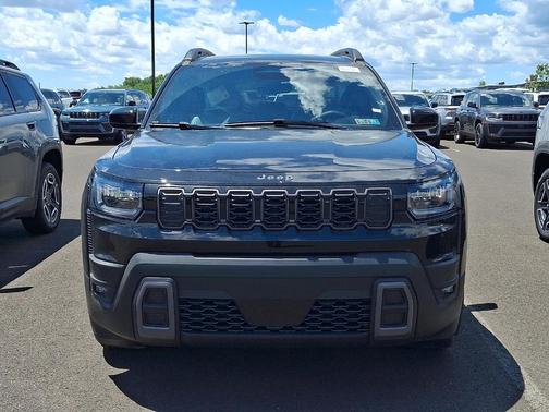 Diamond Black 2026 Jeep Cherokee LAREDO/LIMITED