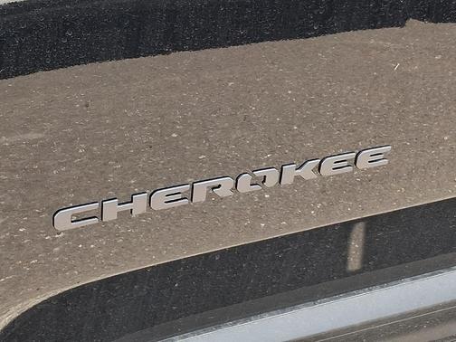 Diamond Black 2026 Jeep Cherokee LAREDO/LIMITED