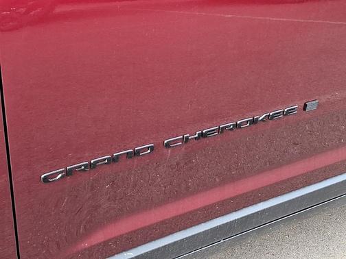 Velvet Red Pearlcoat 2026 Jeep Grand Cherokee Altitude 4x4