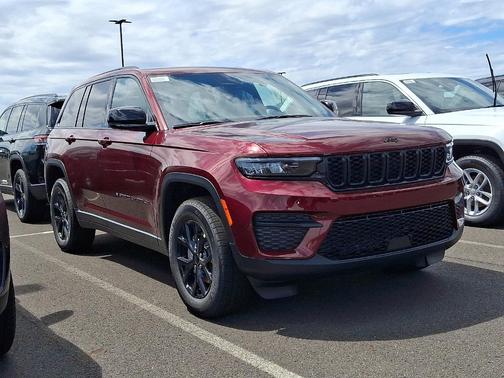 2025 Jeep Grand Cherokee Laredo