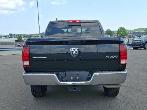 2018 RAM 1500 SLT