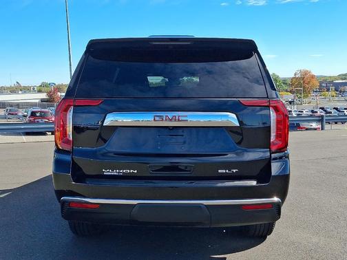 2024 GMC Yukon XL SLT