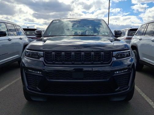Diamond Black 2026 Jeep Grand Cherokee Limited 4x4