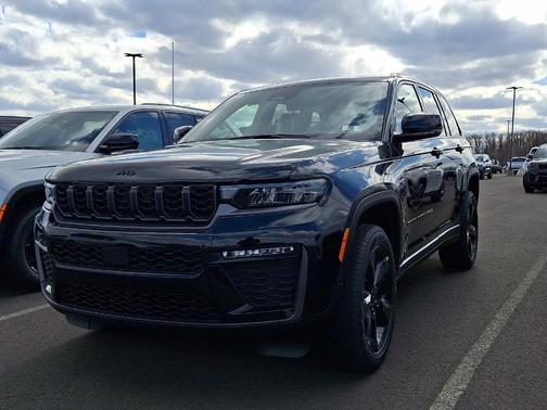 Diamond Black 2026 Jeep Grand Cherokee Limited 4x4
