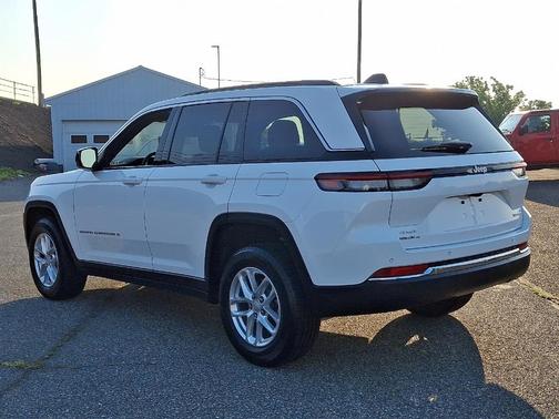 2024 Jeep Grand Cherokee Laredo