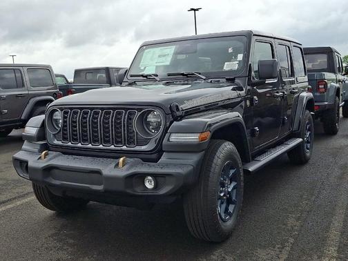 Black Clearcoat 2026 Jeep Wrangler 85th Anniversary