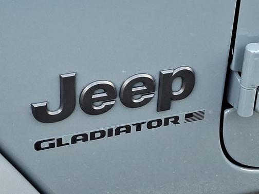 2026 Jeep Gladiator Sport