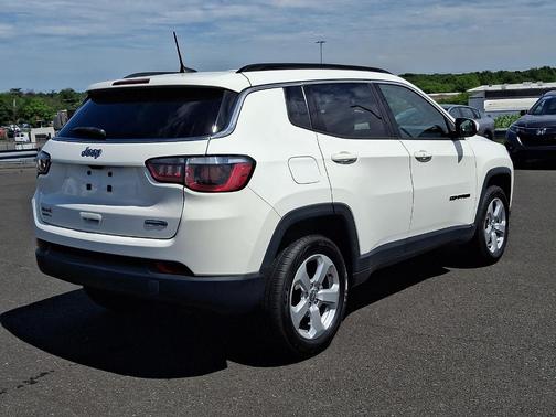 White Clearcoat 2018 Jeep Compass Latitude