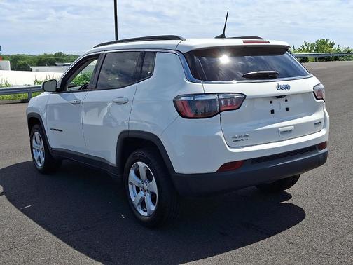 White Clearcoat 2018 Jeep Compass Latitude