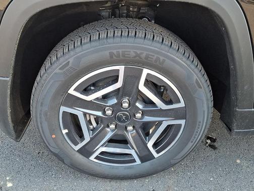 2026 Jeep Cherokee LAREDO/LIMITED