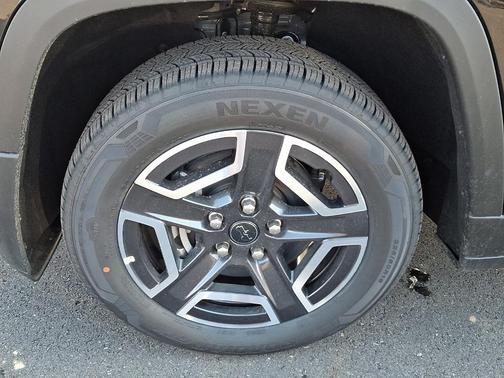 2026 Jeep Cherokee LAREDO/LIMITED