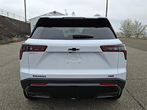 Polar White 2026 Chevrolet Equinox RS