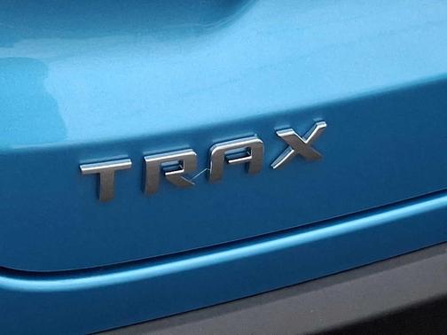 2025 Chevrolet Trax LS