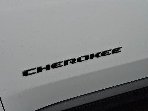2026 Jeep Cherokee LAREDO/LIMITED