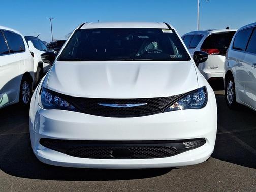 Bright White Clearcoat 2026 Chrysler Voyager LX
