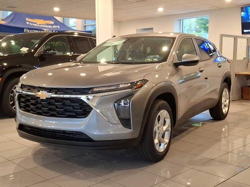 2025 Chevrolet Trax LS