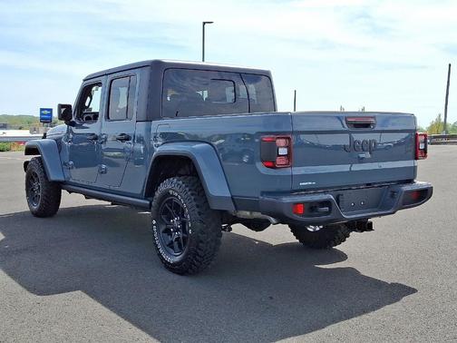 2024 Jeep Gladiator Sport