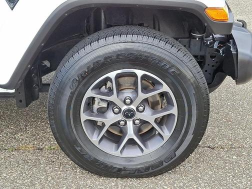 2024 Jeep Gladiator Sport