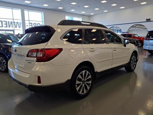 Crystal White Pearl 2015 Subaru Outback 3.6R Limited