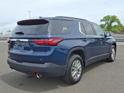 Northsky Blue Metallic 2023 Chevrolet Traverse LT Cloth