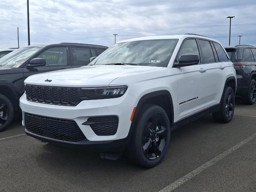 2025 Jeep Grand Cherokee Laredo