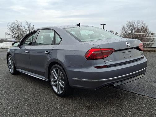 2018 Volkswagen Passat 2.0T R-Line