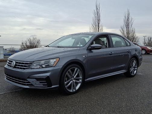 2018 Volkswagen Passat 2.0T R-Line