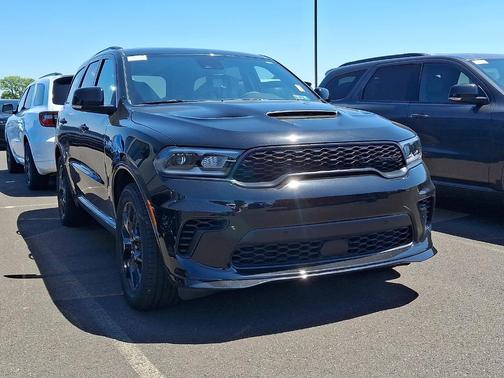 DB Black Clearcoat 2026 Dodge Durango GT Plus HEMI V8