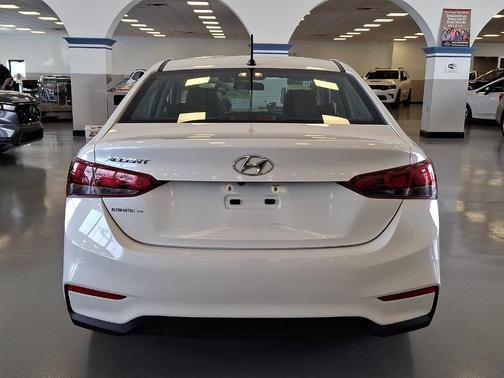 Frost White Pearl 2021 Hyundai Accent SE