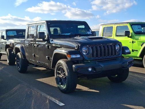 Black Clearcoat 2026 Jeep Gladiator Sport